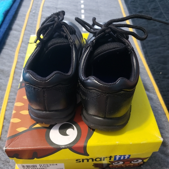 Shoes - Picture 2 of 7